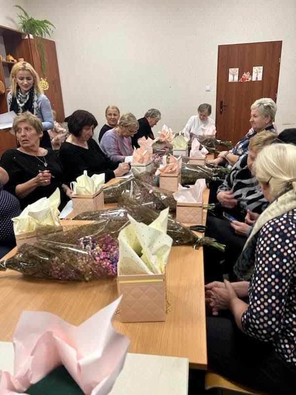 fbimg1735833195232-1